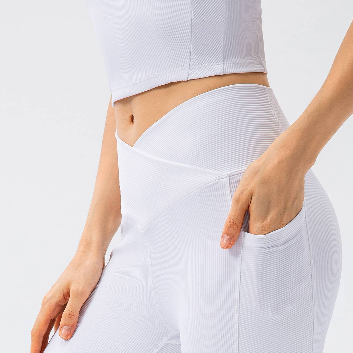 Ribbed V-Shape Leggings with Pockets